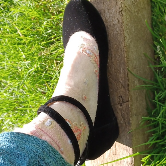 New in Box Velvet Black Flats - Picture 7 of 7